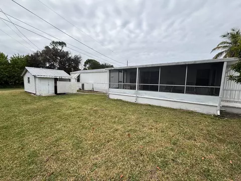 152 NE 15th Ter, Stuart, FL 34994 photo 4