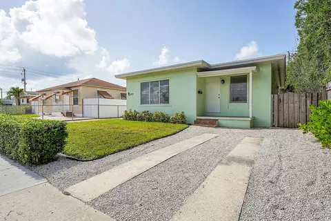 422 Winters St, West Palm Beach, FL 33405