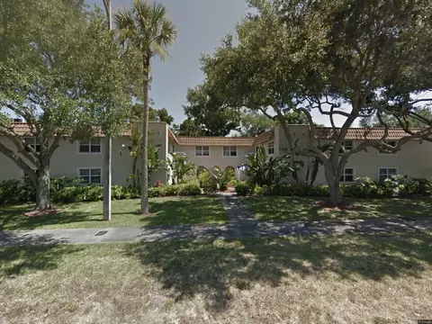 715 20th St #104, Vero Beach, FL 32960