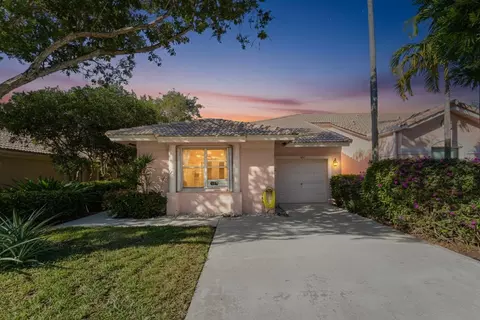 258 Coral Trace Ln, Delray Beach, FL 33445