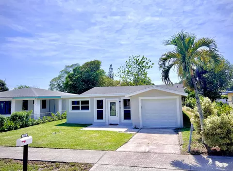 118 SW 9th Ave, Delray Beach, FL 33444