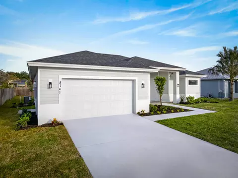5761 NW Cone St, Port Saint Lucie, FL 34986