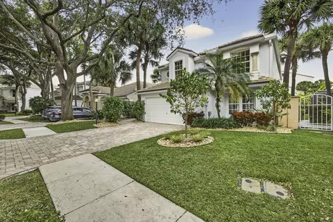 25 Grand Bay Cir, Juno Beach, FL 33408