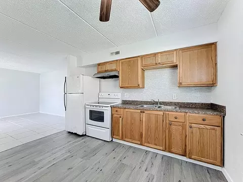 Kitchen - 694 Michigan Court, Saint Cloud, FL 34769 photo 1 of 2