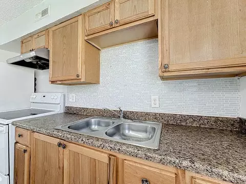 Kitchen - 694 Michigan Court, Saint Cloud, FL 34769 photo 2 of 2