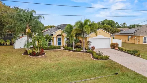 3215 SE West Snow Rd, Port Saint Lucie, FL 34984