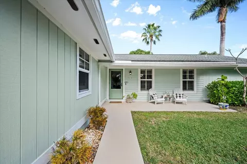 443 Beacon St, Tequesta, FL 33469 photo 2