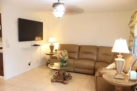 1011 Cornwall A #1011, Boca Raton, FL 33434
