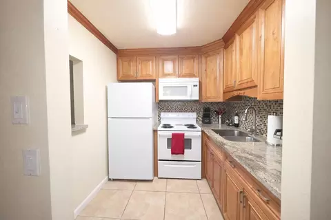 204 Kent L #L, West Palm Beach, FL 33417
