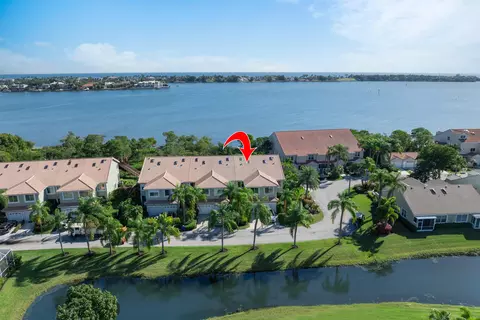 88 N Lakeshore Dr, Hypoluxo, FL 33462