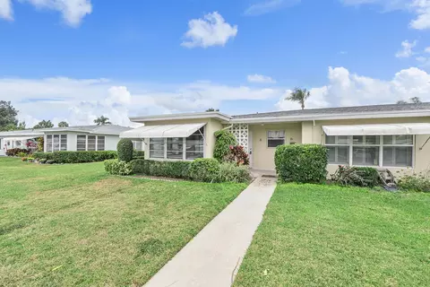212 High Point Ter W #A, Delray Beach, FL 33445