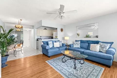 309 Sheffield M #309, West Palm Beach, FL 33417