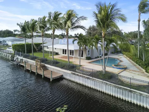 1410 Arabian Rd E, Lake Clarke Shores, FL 33406