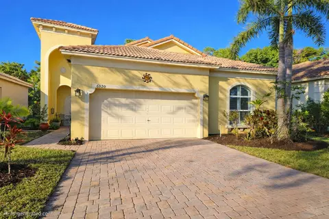 6020 Spring Lake Ter, Fort Pierce, FL 34951