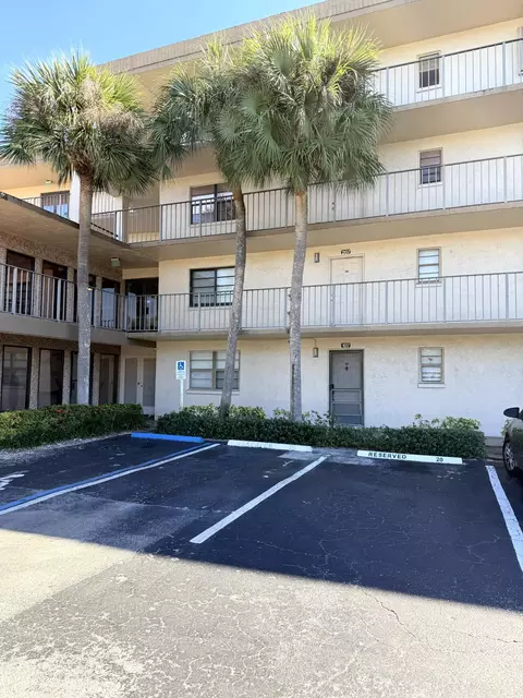 9300 SW 8th St #107, Boca Raton, FL 33428