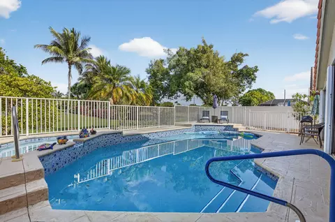 11270 Clover Leaf Cir, Boca Raton, FL 33428