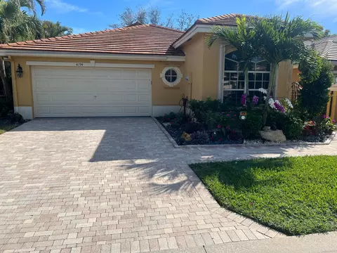 4194 Imperial Isle Dr, Lake Worth, FL 33449