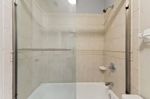 Bath - 3585 SE 8th St, Okeechobee, FL 34974 photo 2 of 3