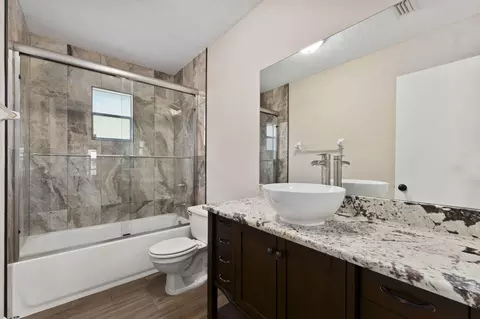 Bath - 3585 SE 8th St, Okeechobee, FL 34974 photo 3 of 3