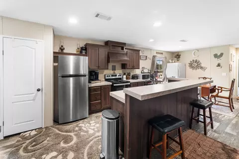 Kitchen - 16112 NW 276th St, Okeechobee, FL 34972 photo 1 of 2