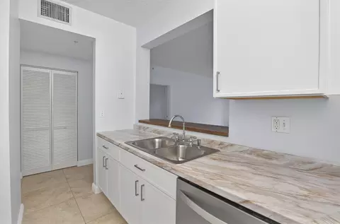 800 Uno Lago Dr #102, Juno Beach, FL 33408 photo 11