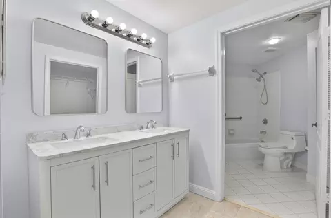 800 Uno Lago Dr #102, Juno Beach, FL 33408 photo 4