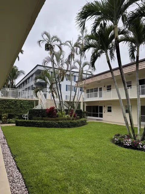 632 Snug Harbor Dr #D6, Boynton Beach, FL 33435