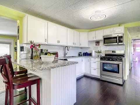 4215 Meadow View Dr, Boynton Beach, FL 33436
