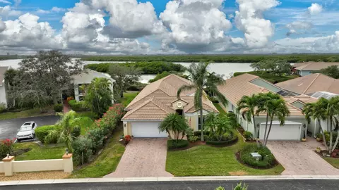 3305 Caracal Dr, Fort Pierce, FL 34949