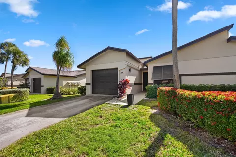 2 Ridge Pointe Dr #A, Boynton Beach, FL 33435