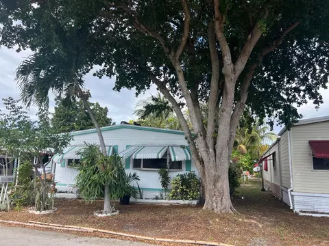313 NW 48th Ct, Pompano Beach, FL 33064