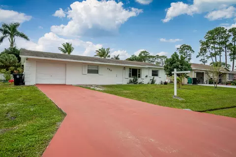 750 SE Academy Ln, Port Saint Lucie, FL 34984