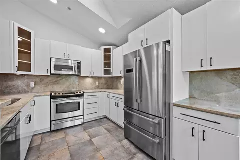 11 Dorchester Cir, Palm Beach Gardens, FL 33418