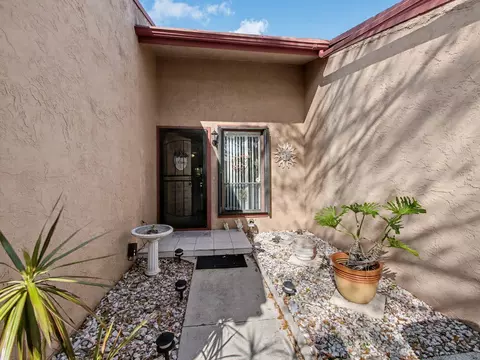 20 Walcott Dr, Boynton Beach, FL 33426 photo 2