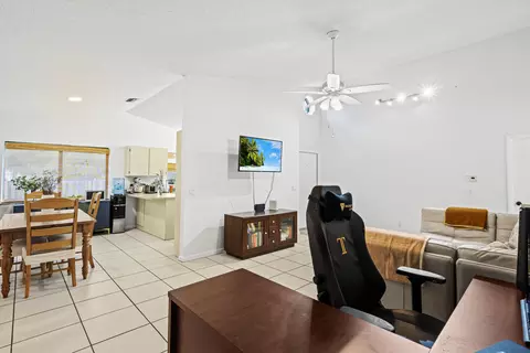 53 SE Ontario Way, Stuart, FL 34997 photo 2