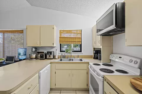 53 SE Ontario Way, Stuart, FL 34997 photo 11
