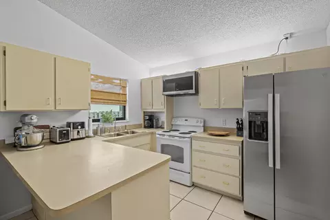 53 SE Ontario Way, Stuart, FL 34997 photo 12