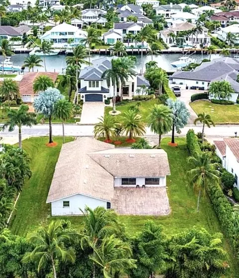 41 Bimini Cove Dr, Ocean Ridge, FL 33435