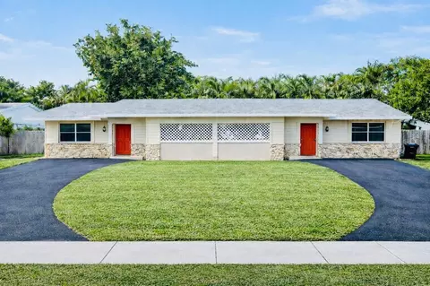 2741-2745 NE 30th Ave, Lighthouse Point, FL 33064