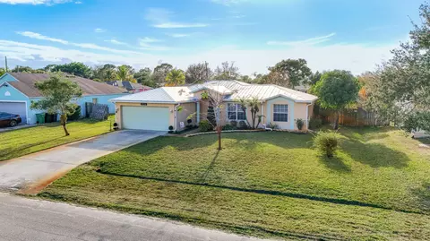 2038 SW Libra Ln, Port Saint Lucie, FL 34984