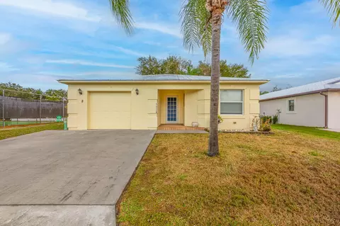 8 Santa Maria Ct, Port Saint Lucie, FL 34952