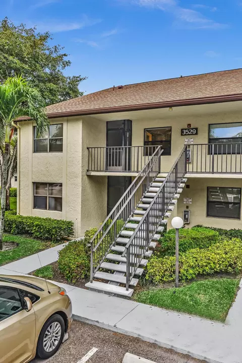 3529 Englewood Dr #321, Lake Worth, FL 33467
