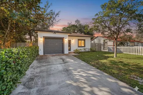 205 NW 27th Ter, Fort Lauderdale, FL 33311
