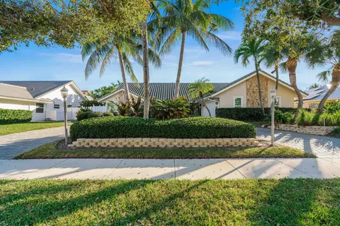 126 Anchorage Dr S, North Palm Beach, FL 33408