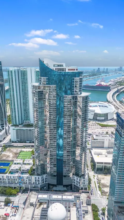 851 NE 1st Ave #306, Miami, FL 33132