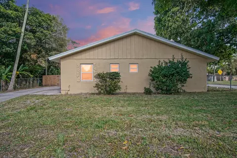 1002 Avenue E, Fort Pierce, FL 34950
