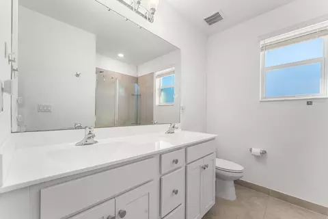 Bath - 4330 Lago Dr, Lighthouse Point, FL 33064 photo 2 of 4
