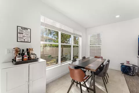 Dining - 4330 Lago Dr, Lighthouse Point, FL 33064 photo 2 of 2