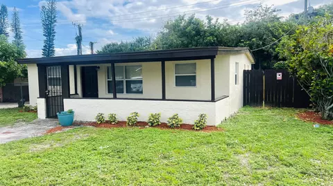 2360 NW 2nd Street St, Pompano Beach, FL 33069