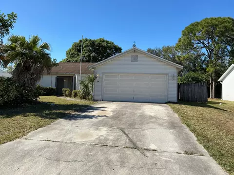 316 NW Hogan St, Port Saint Lucie, FL 34983